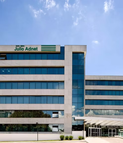 Fachada da unidade Asa Sul, Júlio Adnet